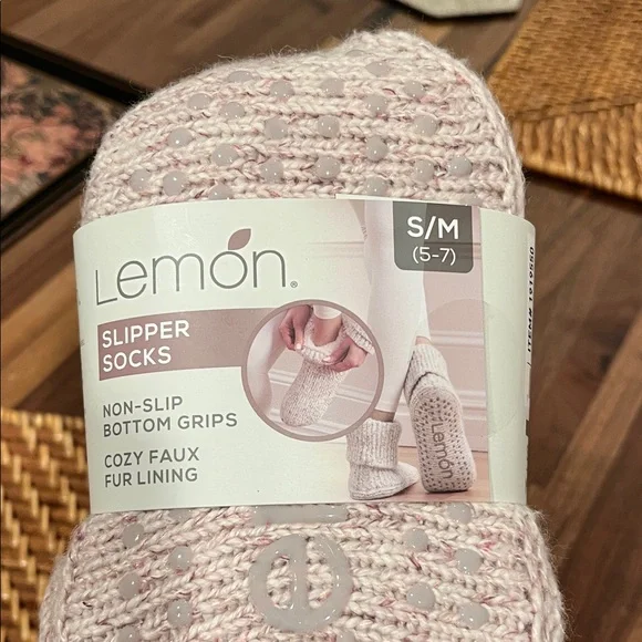 Lemon Women's Soft Pink Slipper Socks - Picture 5 of 6
